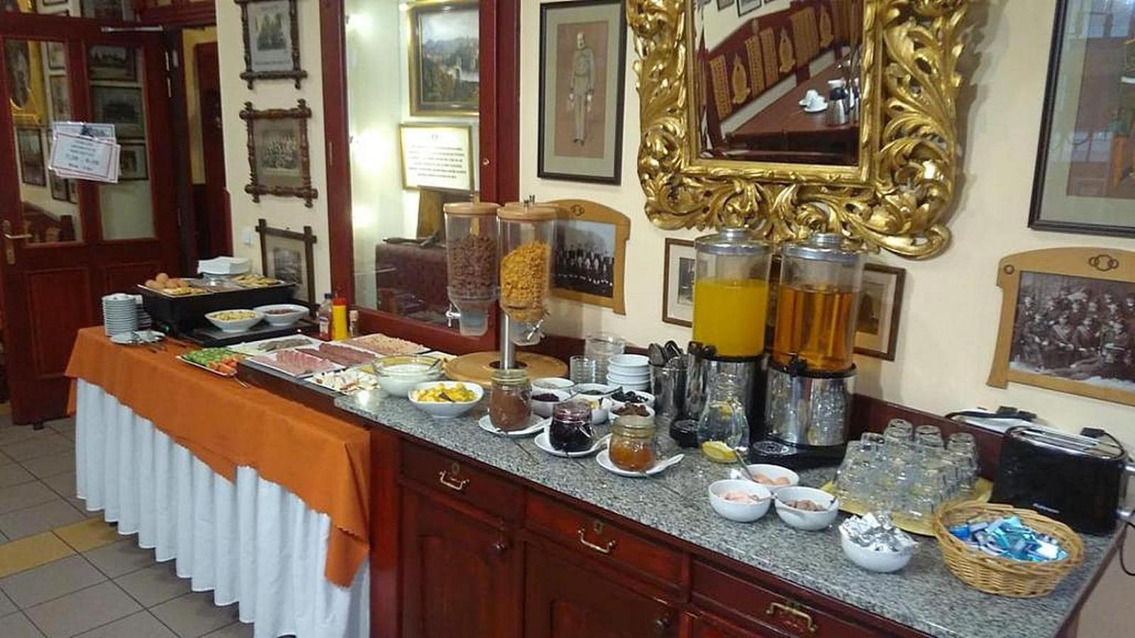 Hotel Cisar Ferdinand Loket Dış mekan fotoğraf