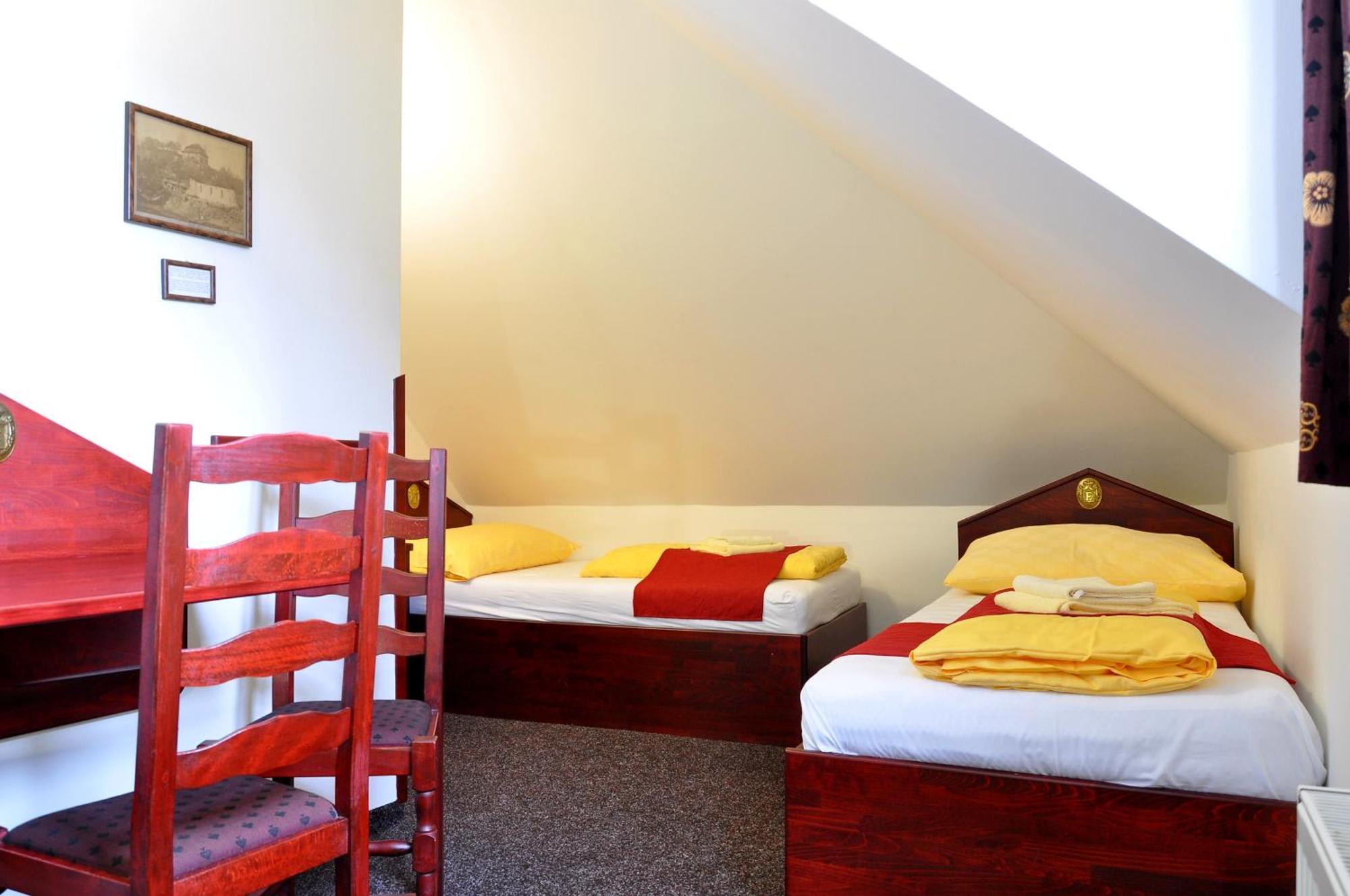 Hotel Cisar Ferdinand Loket Oda fotoğraf
