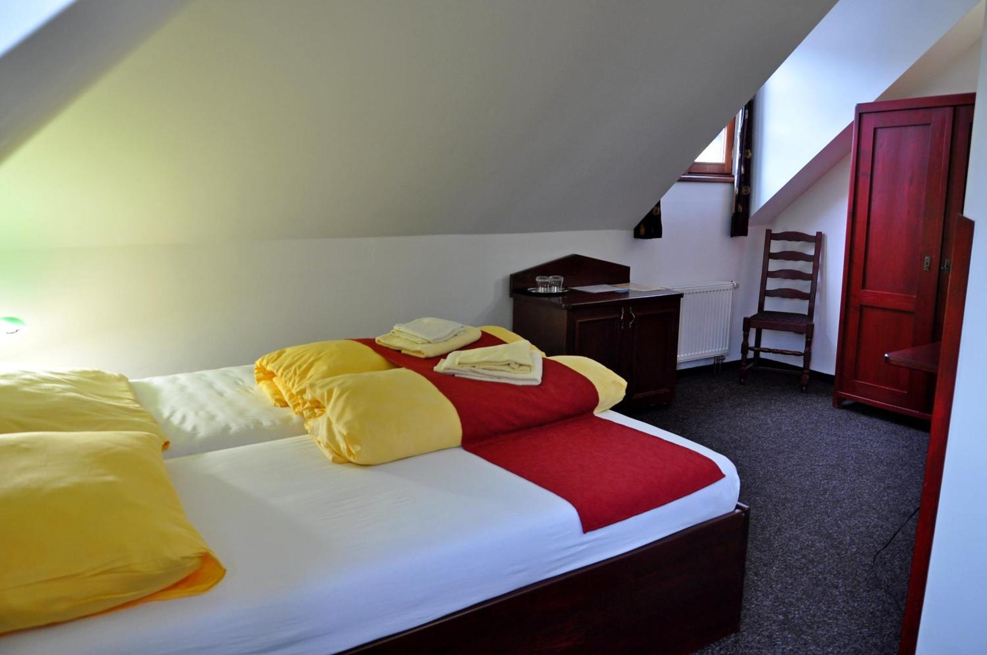 Hotel Cisar Ferdinand Loket Oda fotoğraf