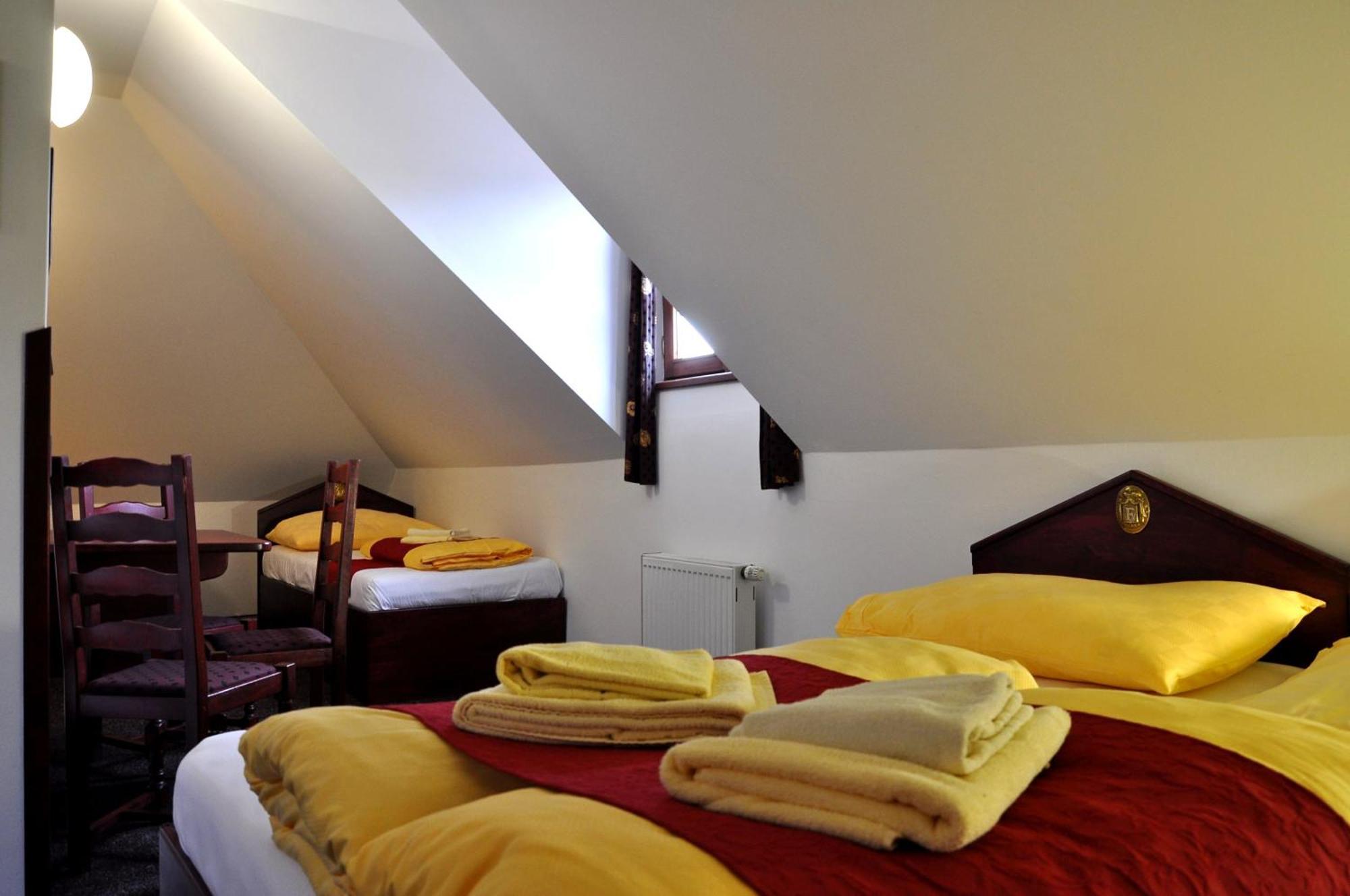 Hotel Cisar Ferdinand Loket Oda fotoğraf