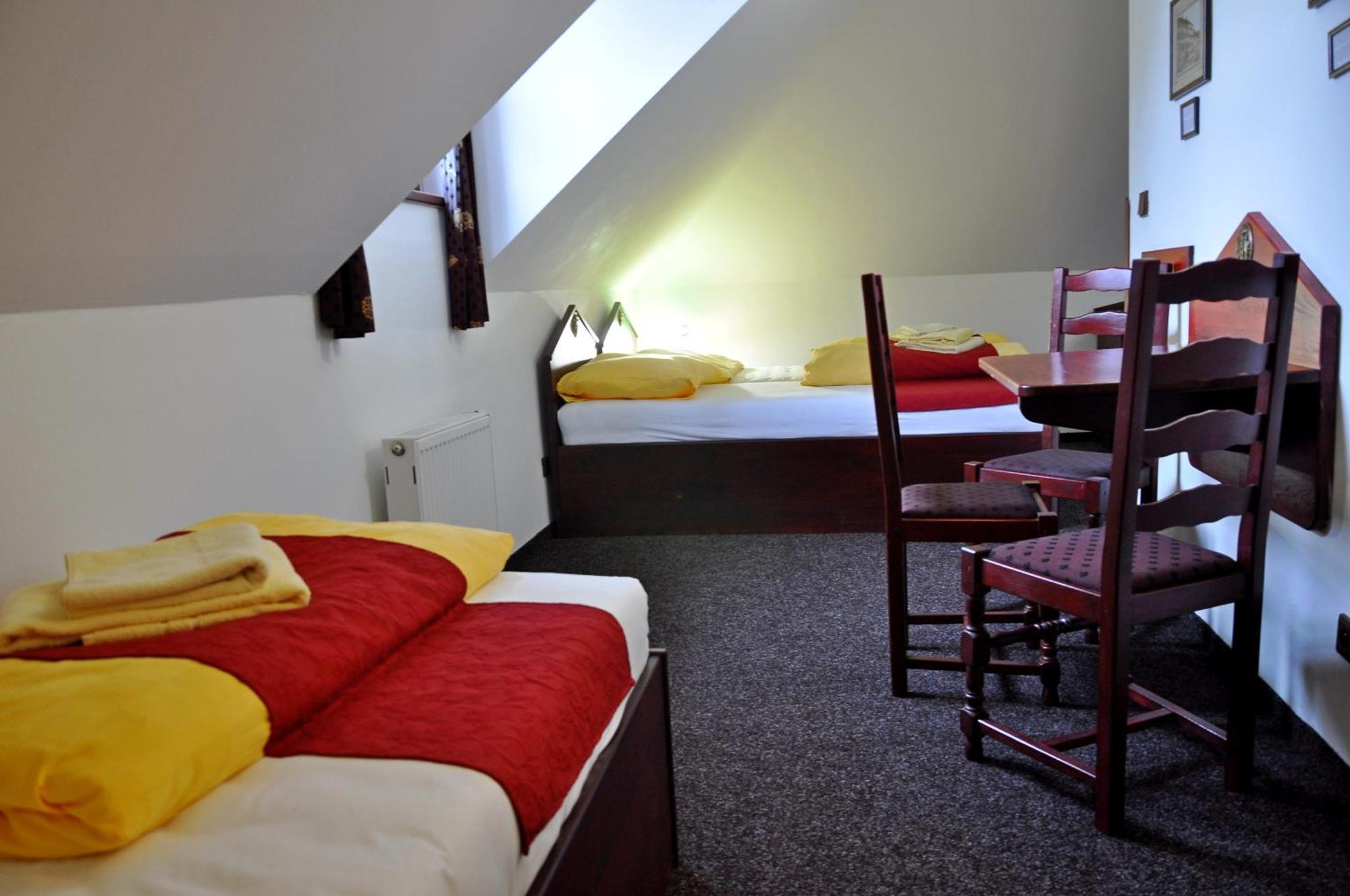 Hotel Cisar Ferdinand Loket Oda fotoğraf