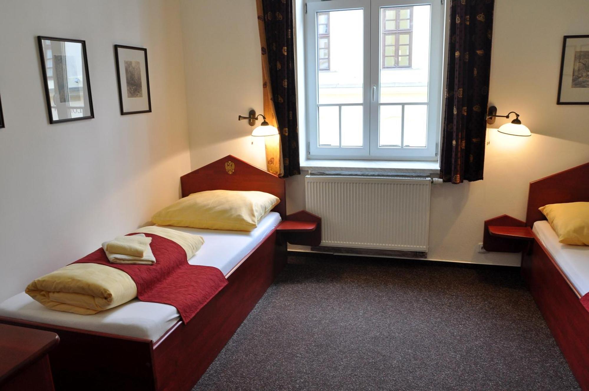 Hotel Cisar Ferdinand Loket Oda fotoğraf