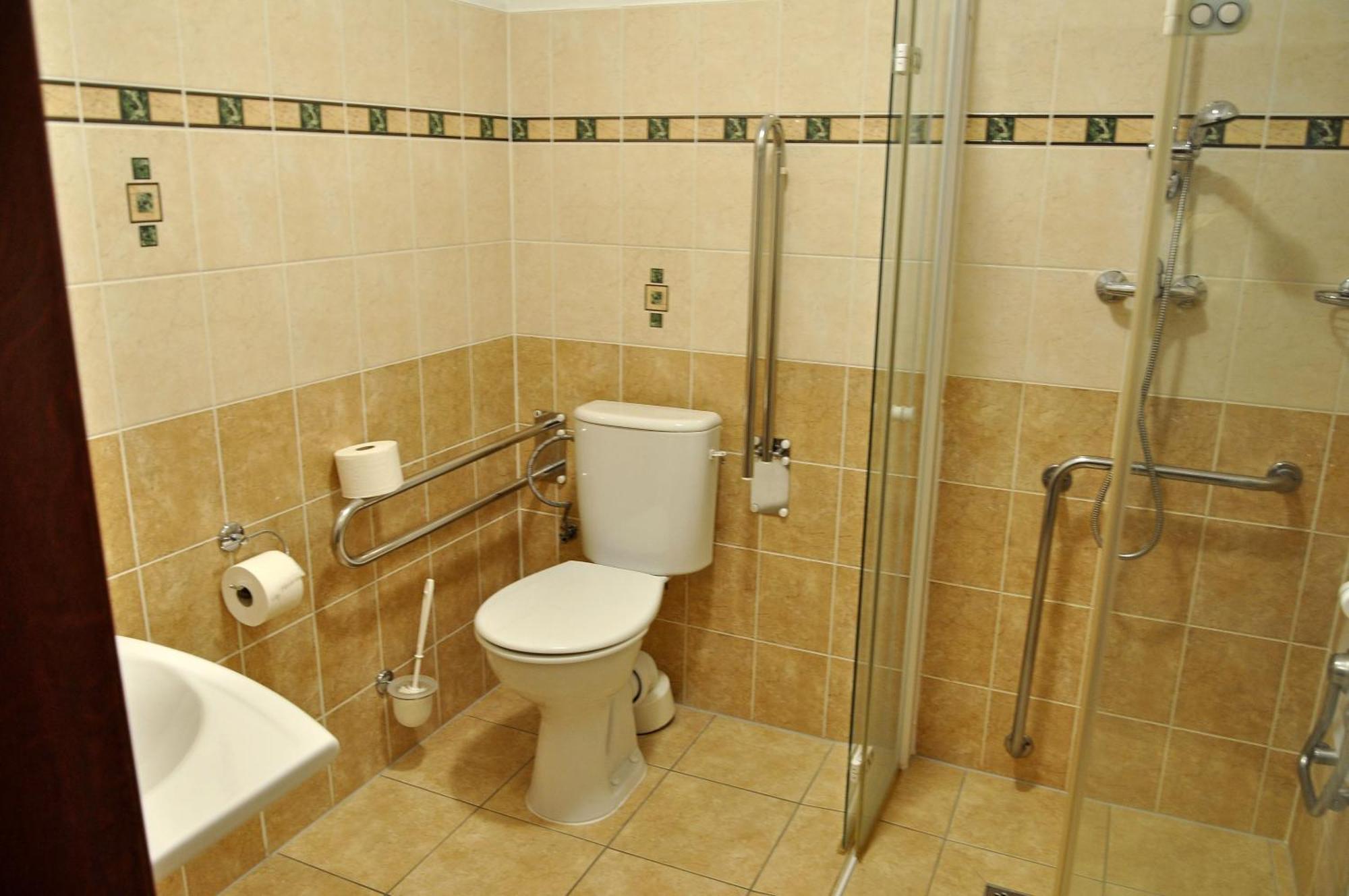 Hotel Cisar Ferdinand Loket Oda fotoğraf
