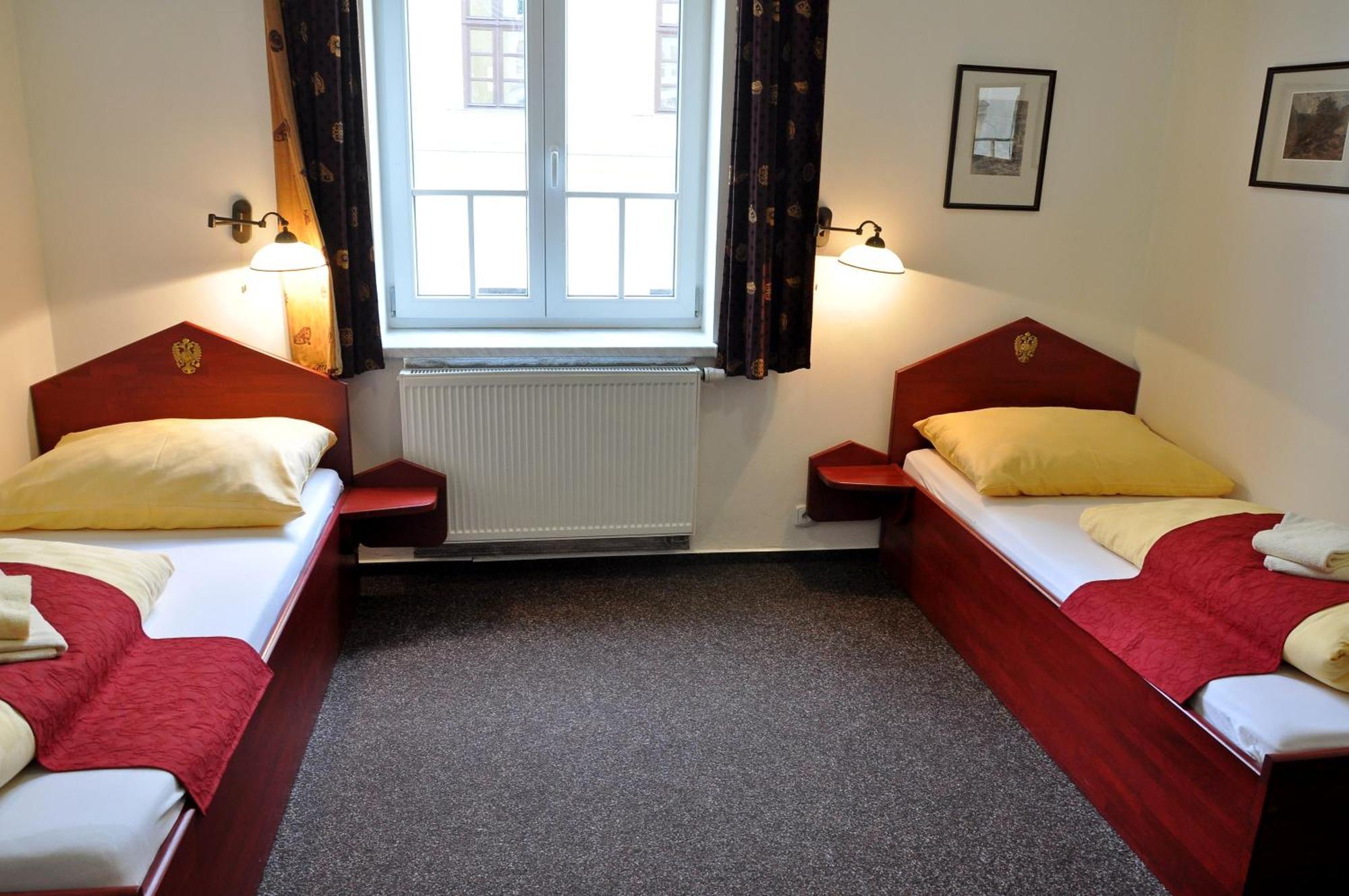 Hotel Cisar Ferdinand Loket Oda fotoğraf
