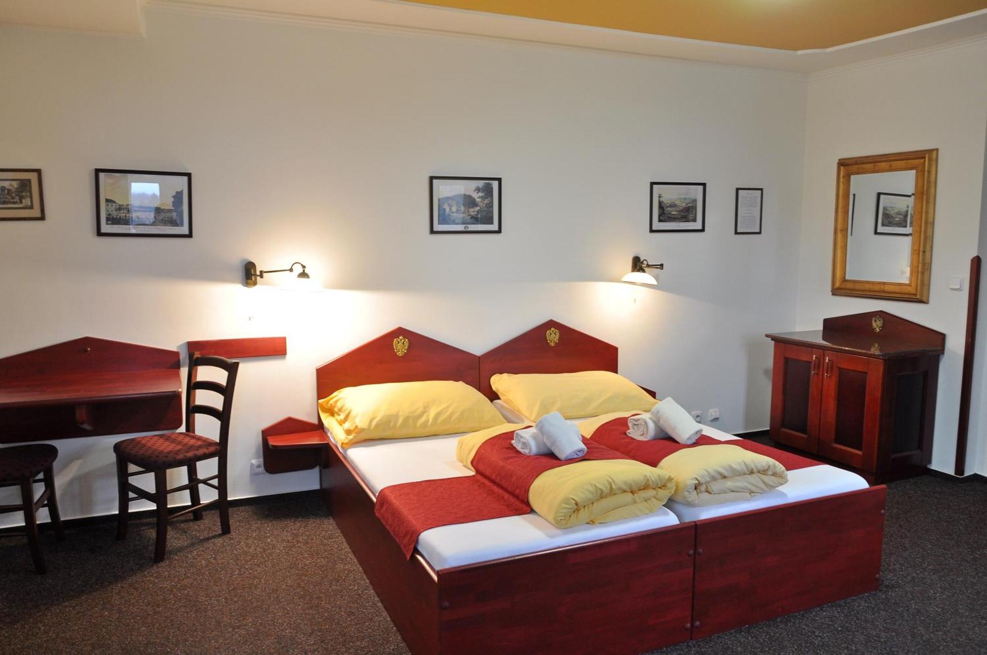 Hotel Cisar Ferdinand Loket Oda fotoğraf